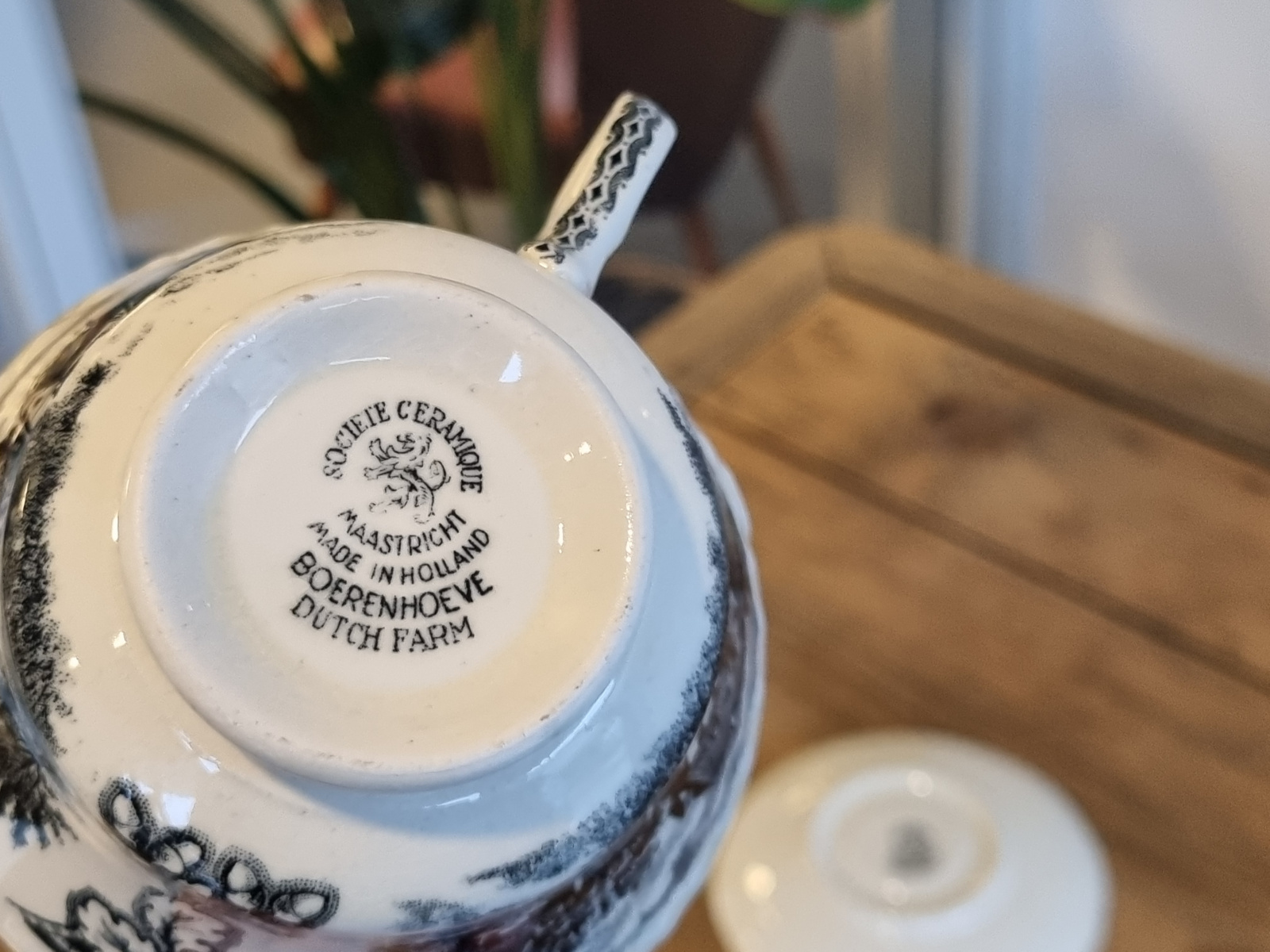 Boerenhoeve Zwart Societe Ceramique kop en schotel