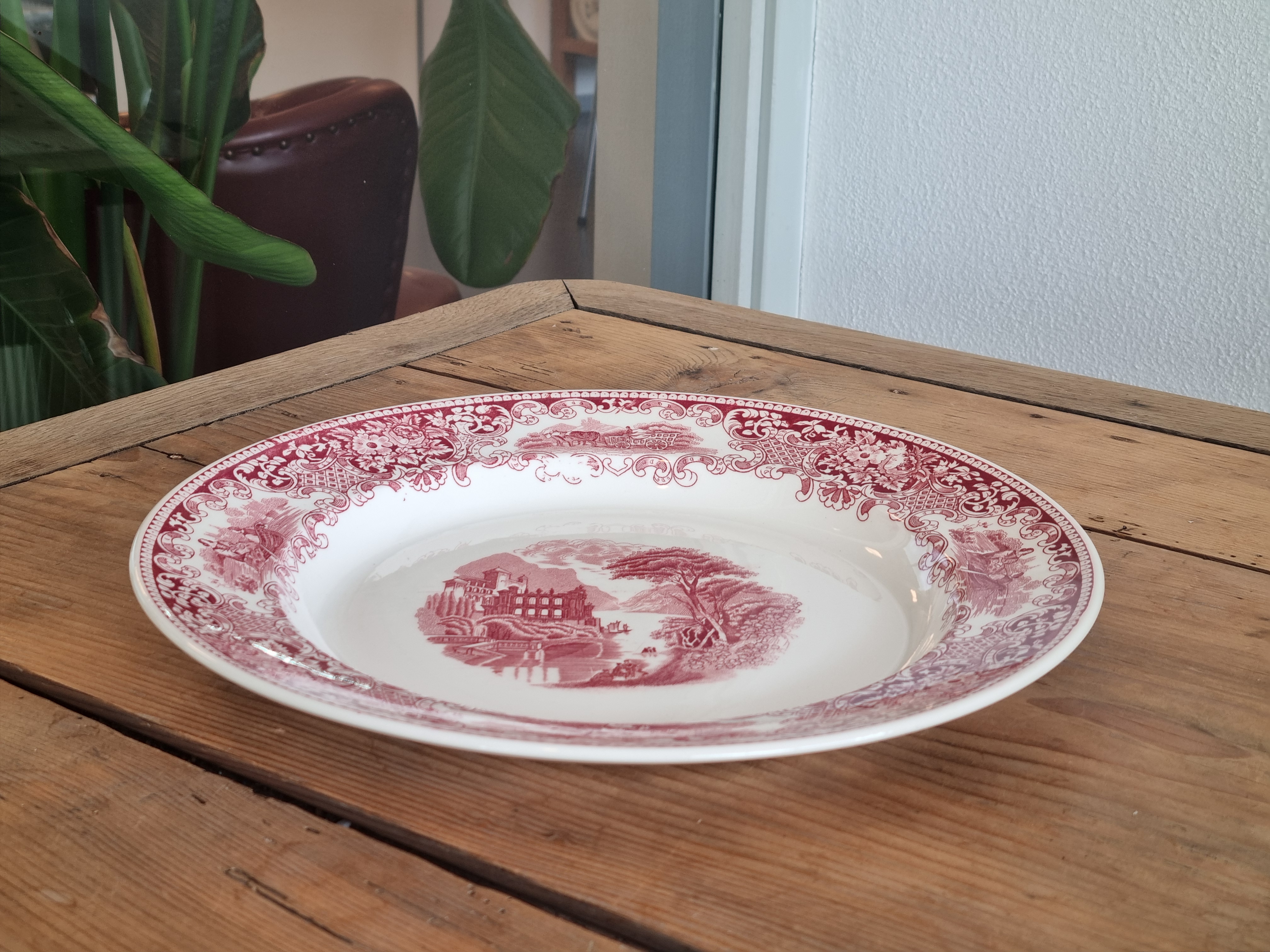 Regout Castillo Royal Sphinx rood Pannenkoekenbord | Serveerbord 30 cm