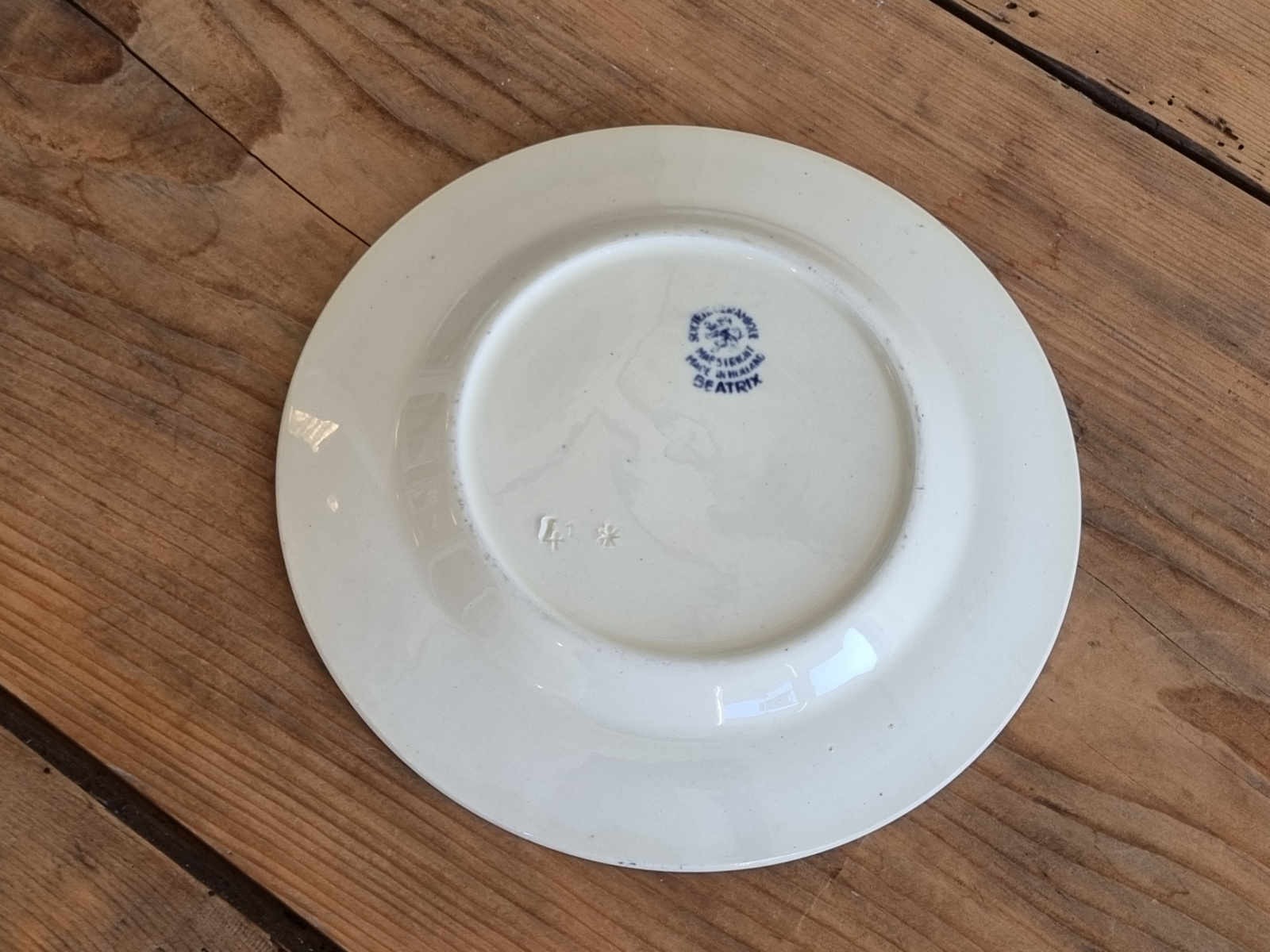 Beatrix Societe Ceramique ontbijtbordje 21,5 cm (creme donkere bloem)