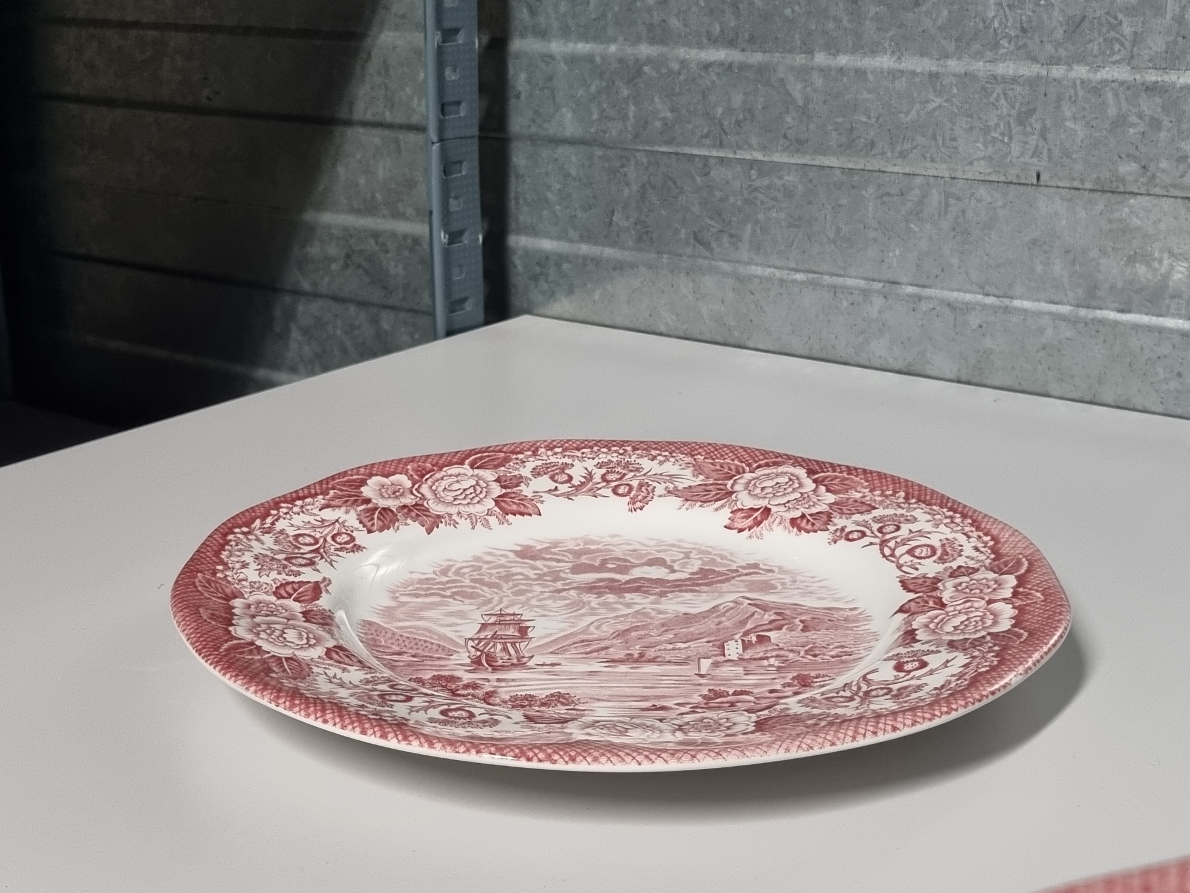 Engels rood Enoch Wedgwood Lochs of Scotland plat dinerbord 25 cm