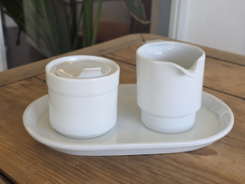 Mosa Maastricht wit roomstel op plateau