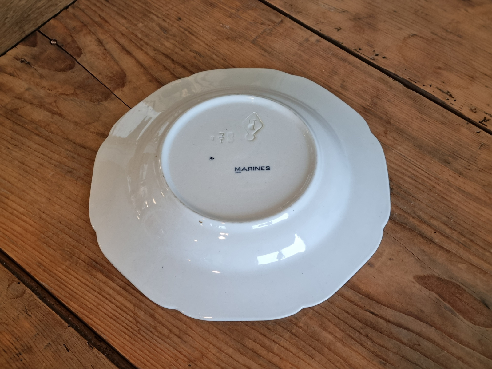 Verkocht = Petrus Regout Marines donkerblauw diep bord 23,5 cm (hoekig model, horizon)