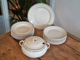 Petrus Regout Strand Bellefroid groen en goud complete set 10 personen - 22 delen