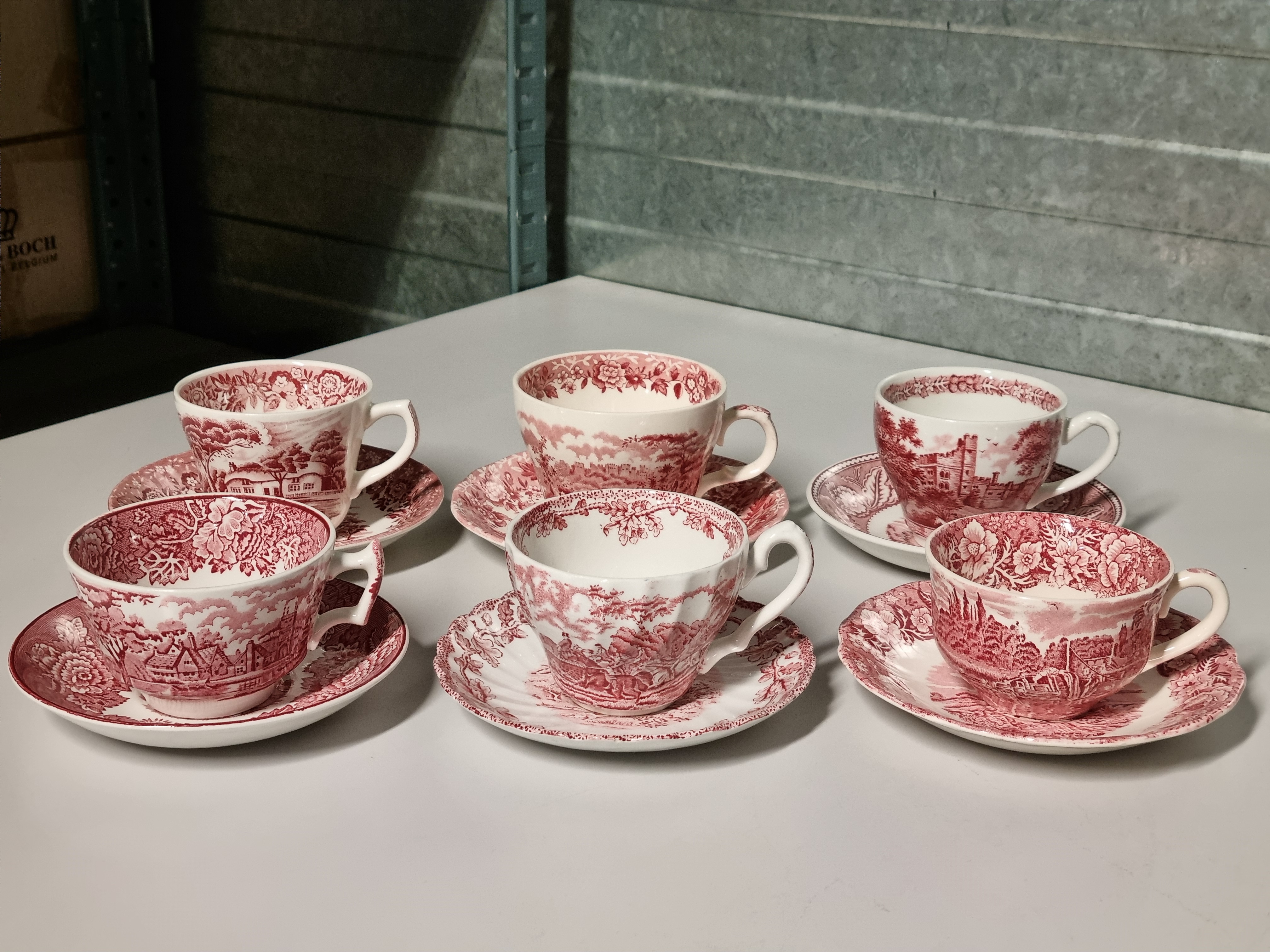 Engels rood Set 6x mix & match kop en schotel (rand met decor binnenin)