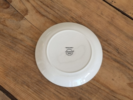 Verkocht = Wedgwood Briar Rose Serveerbordje met opstaande rand 15,5 cm
