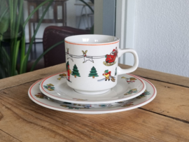 Vintage kerstservies setje van 6 mokken en ontbijtborden