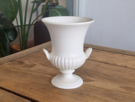 Wedgwood Edme Vaas op voet met oren (mat) 17 cm