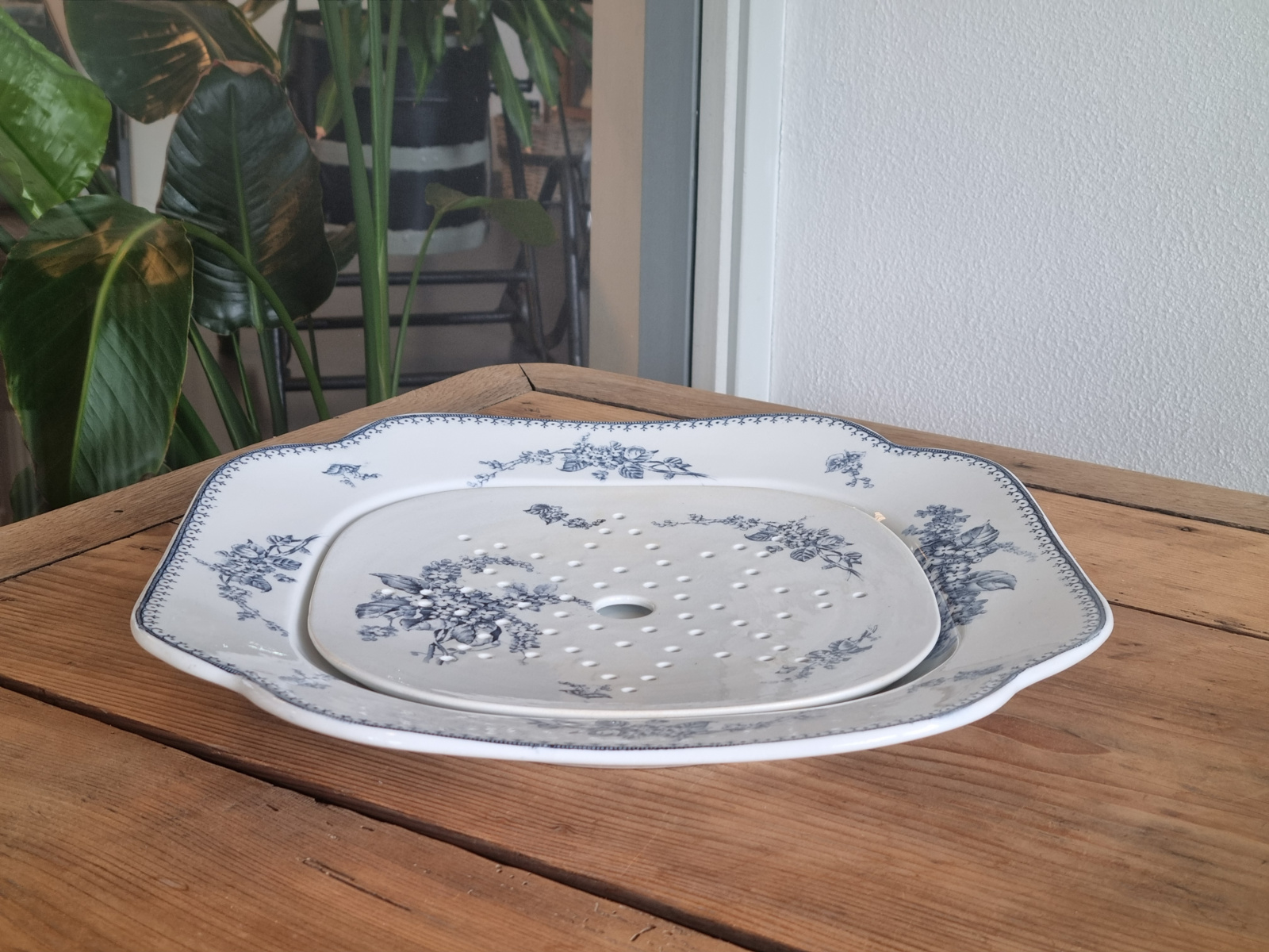 Meibloem Petrus Regout Visbord met Treef