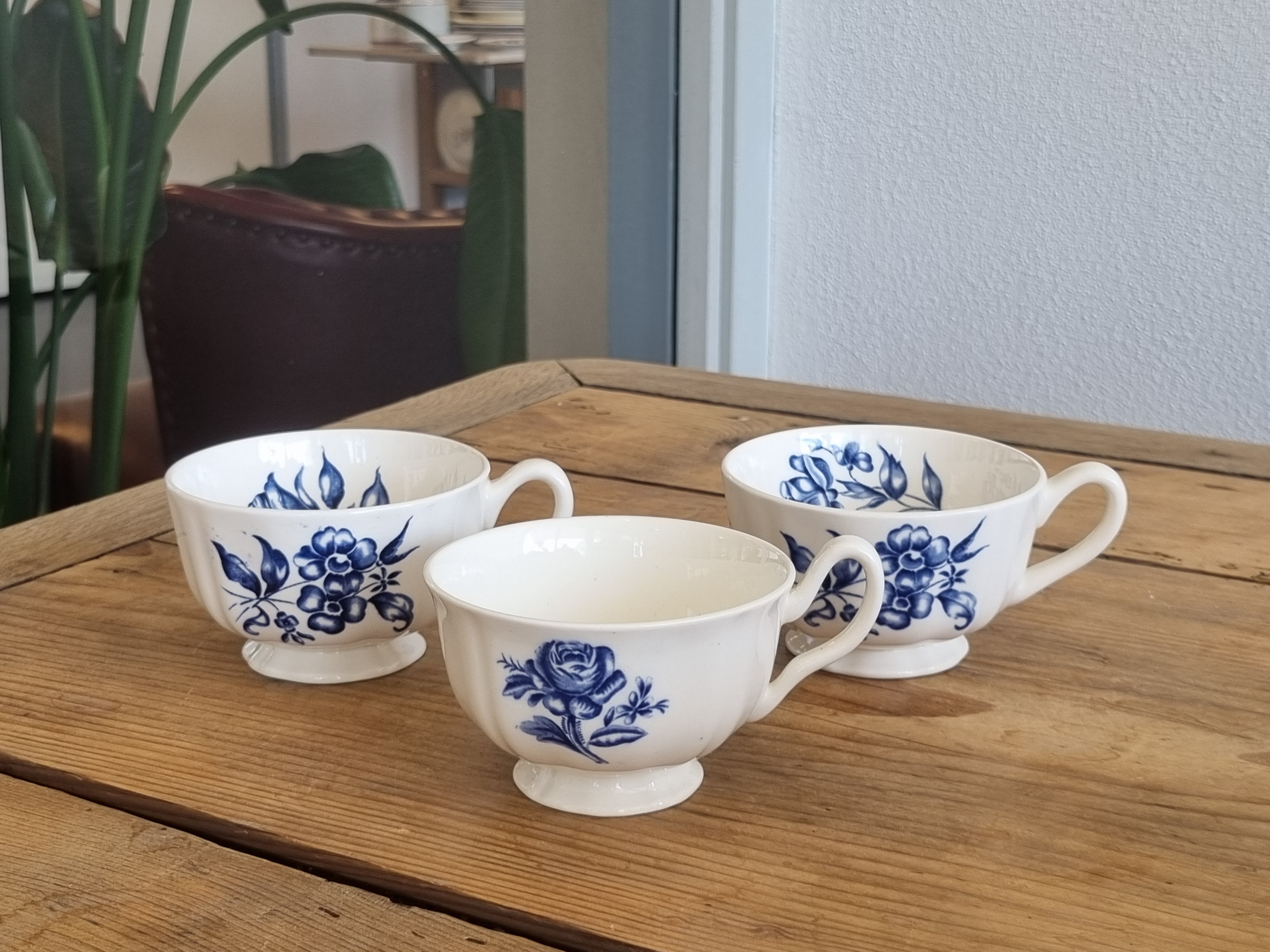 Petrus Regout Bouquet Bleu set 3x verschillende losse kopjes