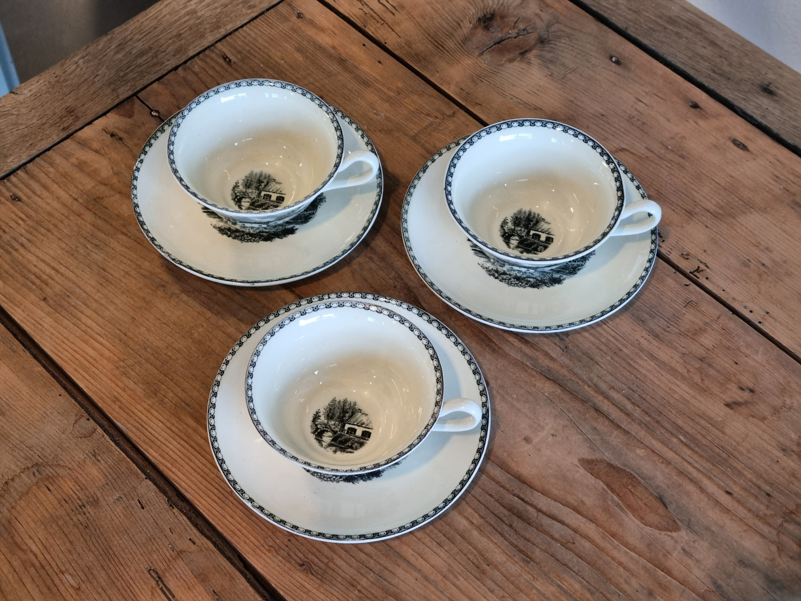 Landschap Zwart Societe Ceramique set 3x Thee Kop en schotel  (rond model)