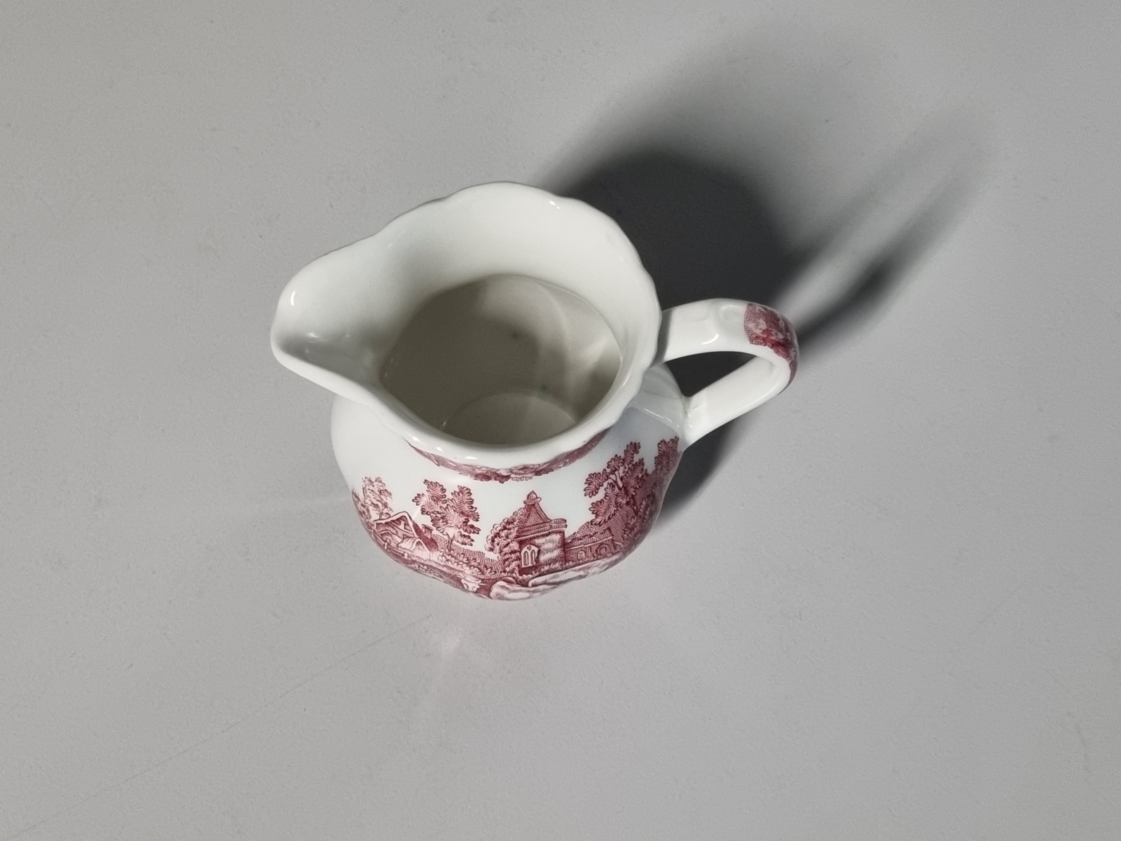 Engels rood Wedgwood Adams English Scenic schenkkannetje 0,15 liter (recht randje)