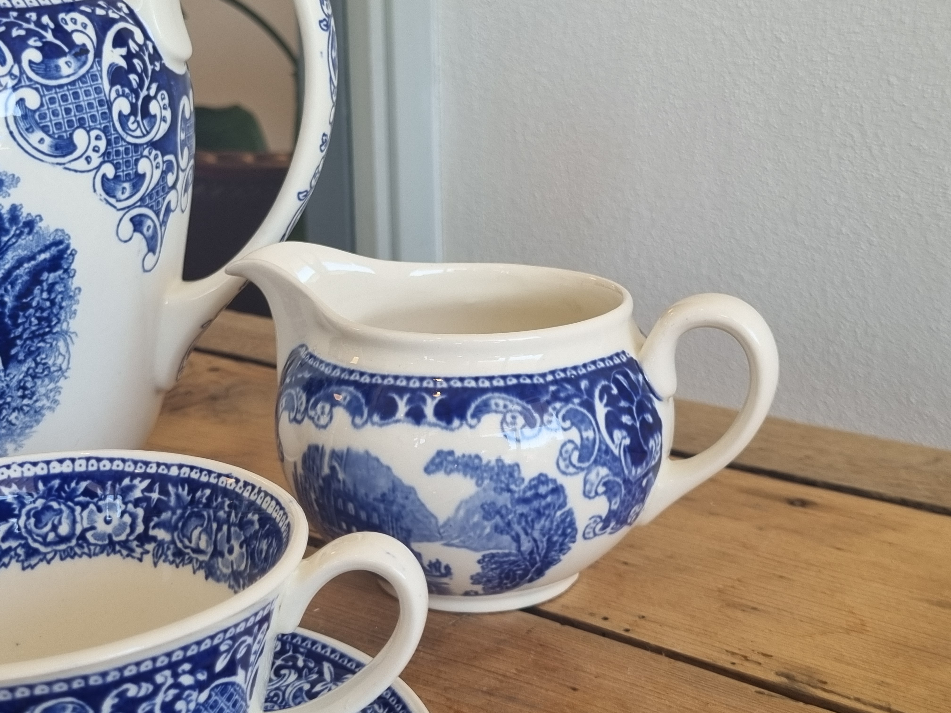 Regout Castillo Old England Cambridge blauw chocoladestel theestel voor 2 personen