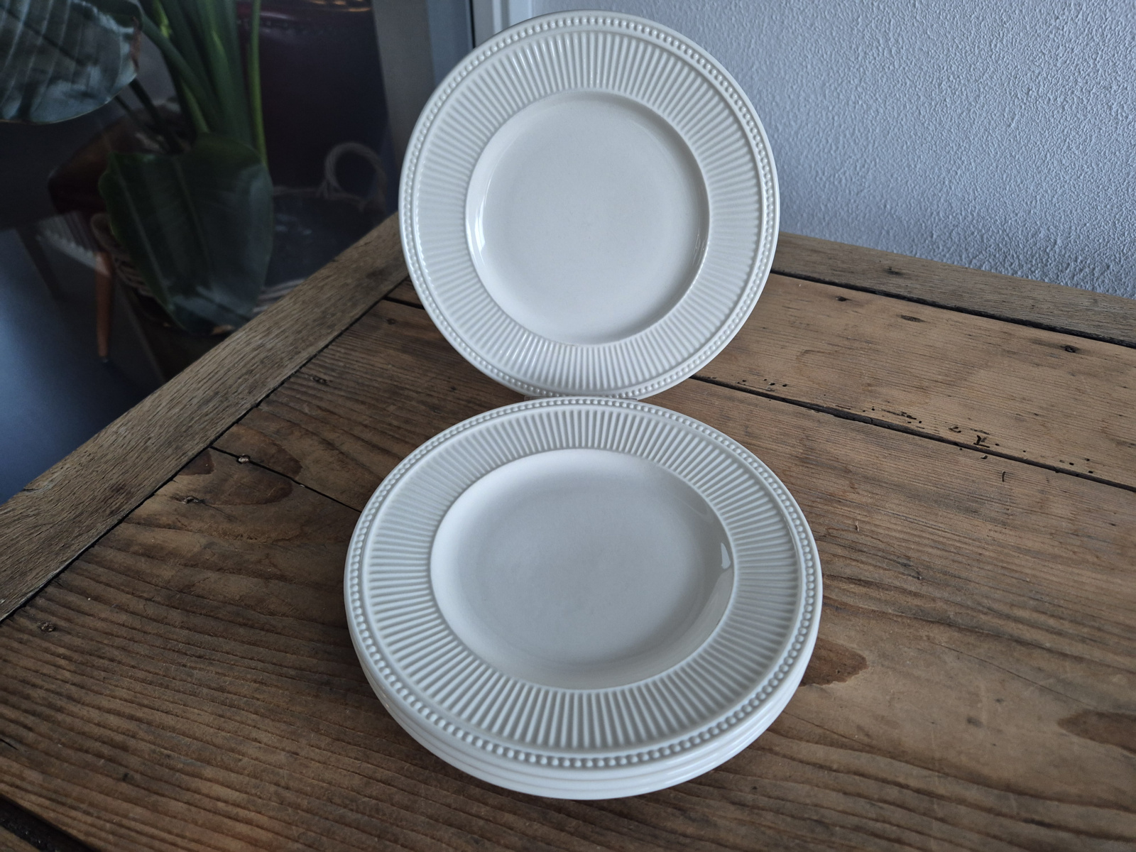 Wedgwood Windsor set 4x Serveerbordje met parelrand mét ribbel 18,5 cm