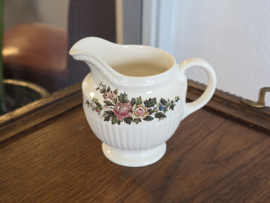 Wedgwood Conway Roomkan Schenkkan (gewone model)