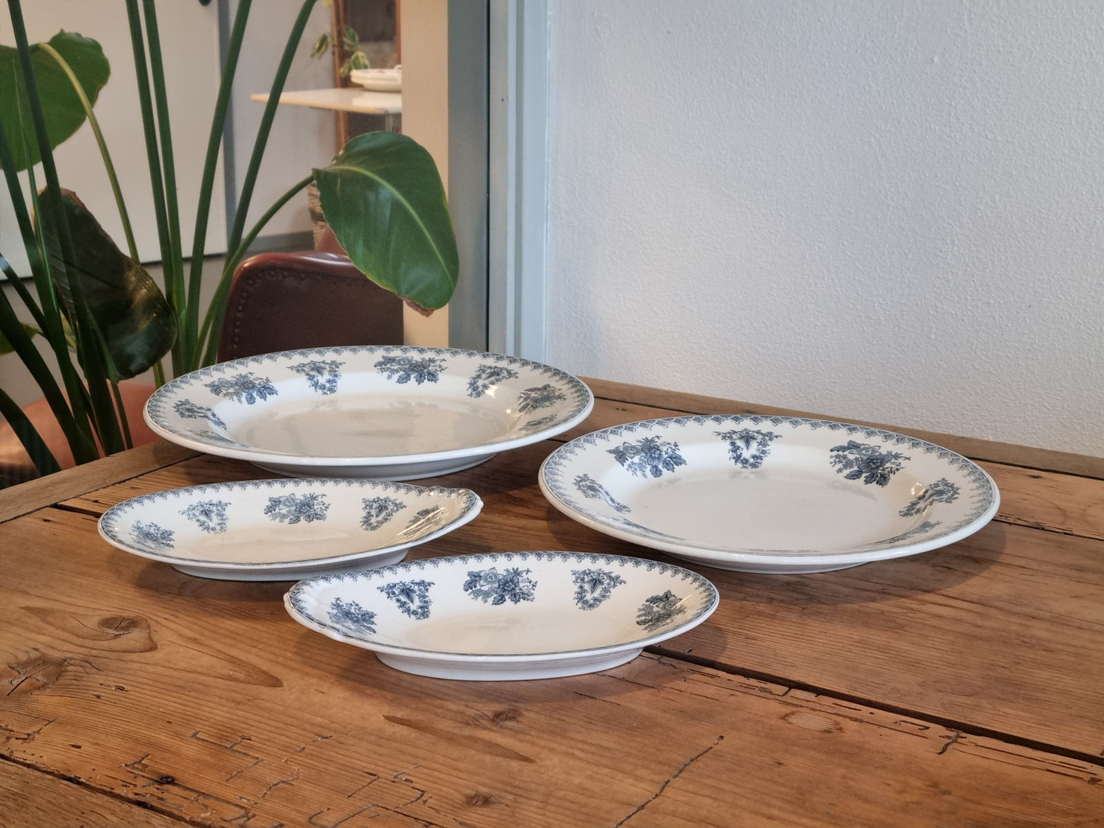 Petrus Regout decor Sika set 4x serveerschalen serveerborden