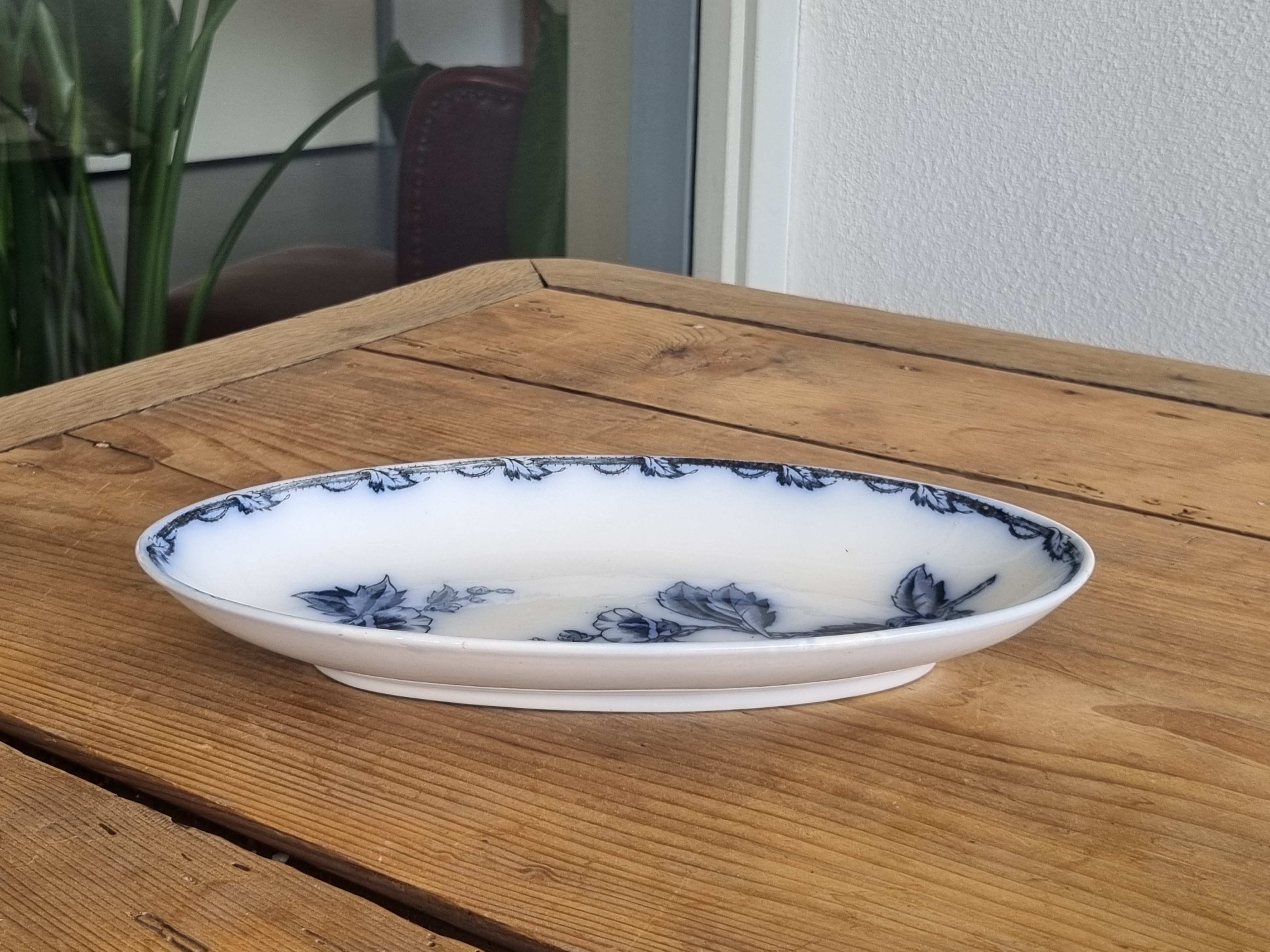 Societe Ceramique Etruria vloeiblauw ovaal schaaltje 25 cm