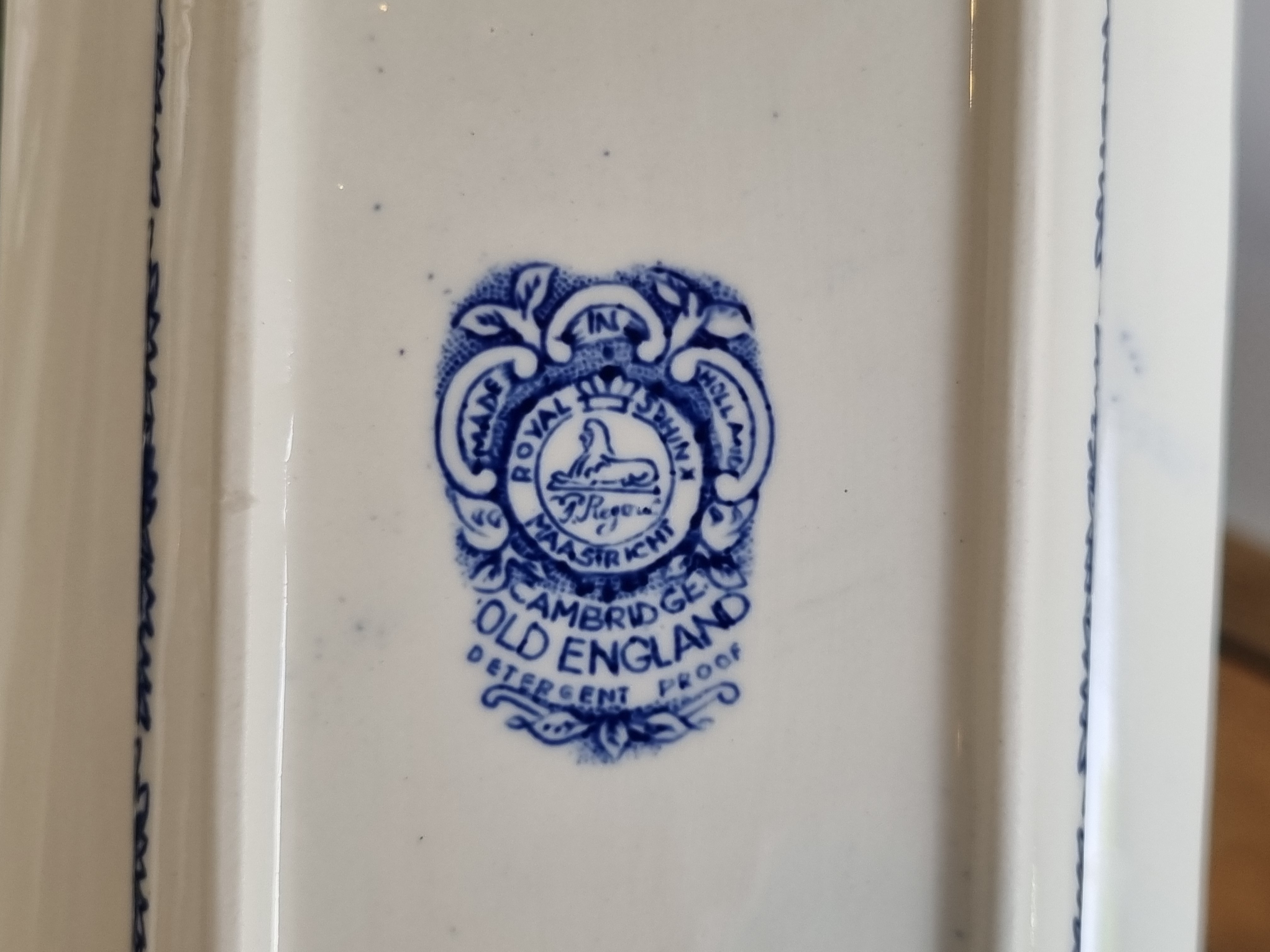Regout Castillo Old England Cambridge blauw botervloot