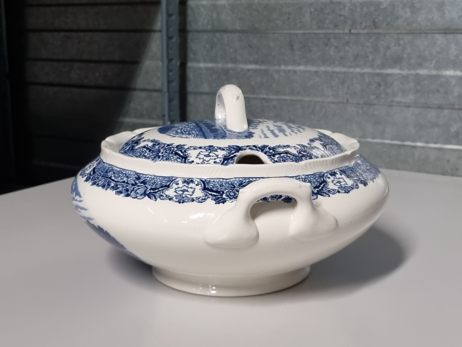 Engels blauw Royal Swan Historie Castles dekschaal terrine