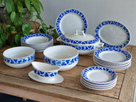 Boch Belgium blauw Vintage Eetservies voor 8 pers.