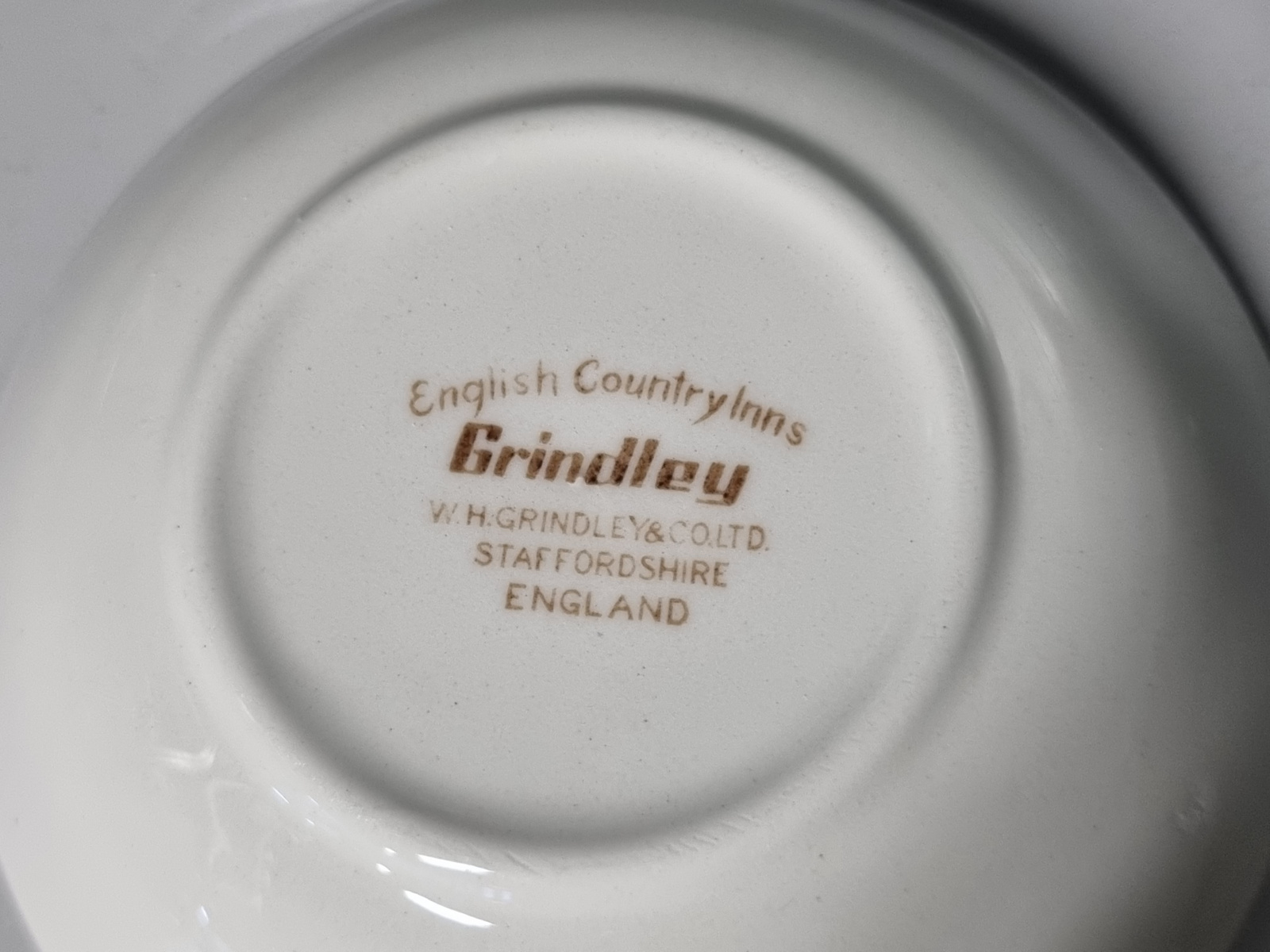 Engels bruin Grindley English Country Inns set 2x schaaltje theezakjeslegger