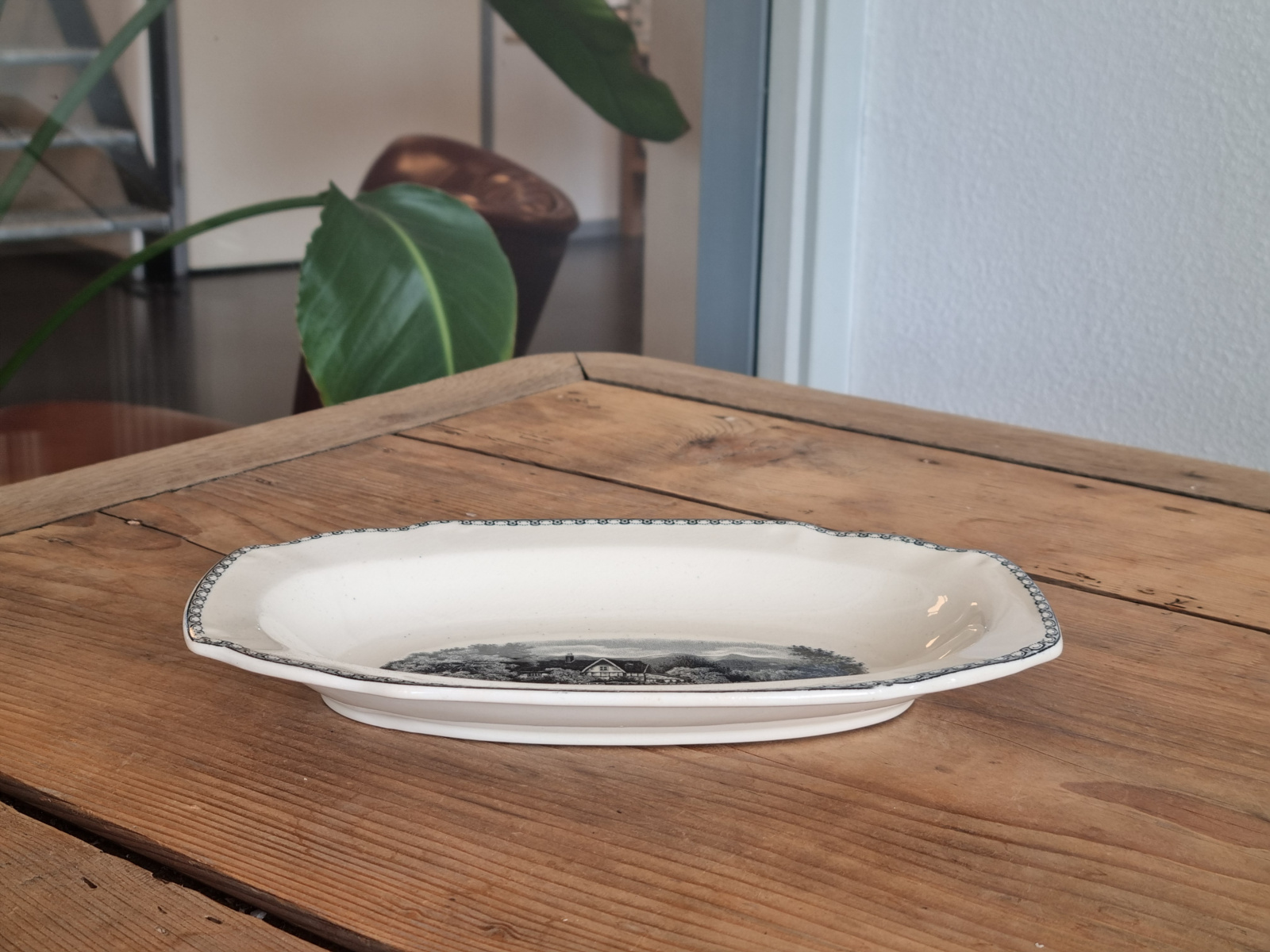 Landschap zwart Societe Ceramique ovaal schaaltje 25 cm (hoekig model)