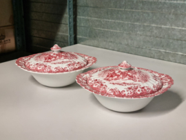 Engels rood Coaching Scenes by Johnson Bros set 2x dekschaal terrine