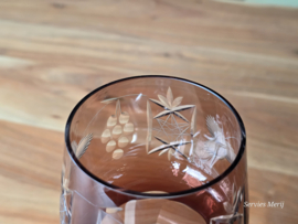 Boheems Kristal Glas oud roze op hoge voet 21,5 cm