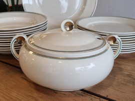 Petrus Regout Strand Bellefroid groen en goud complete set 10 personen - 22 delen