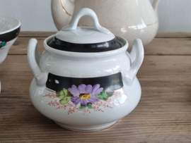 Societe Ceramique zwart met paarse bloem Koffie/thee servies 12-pers.