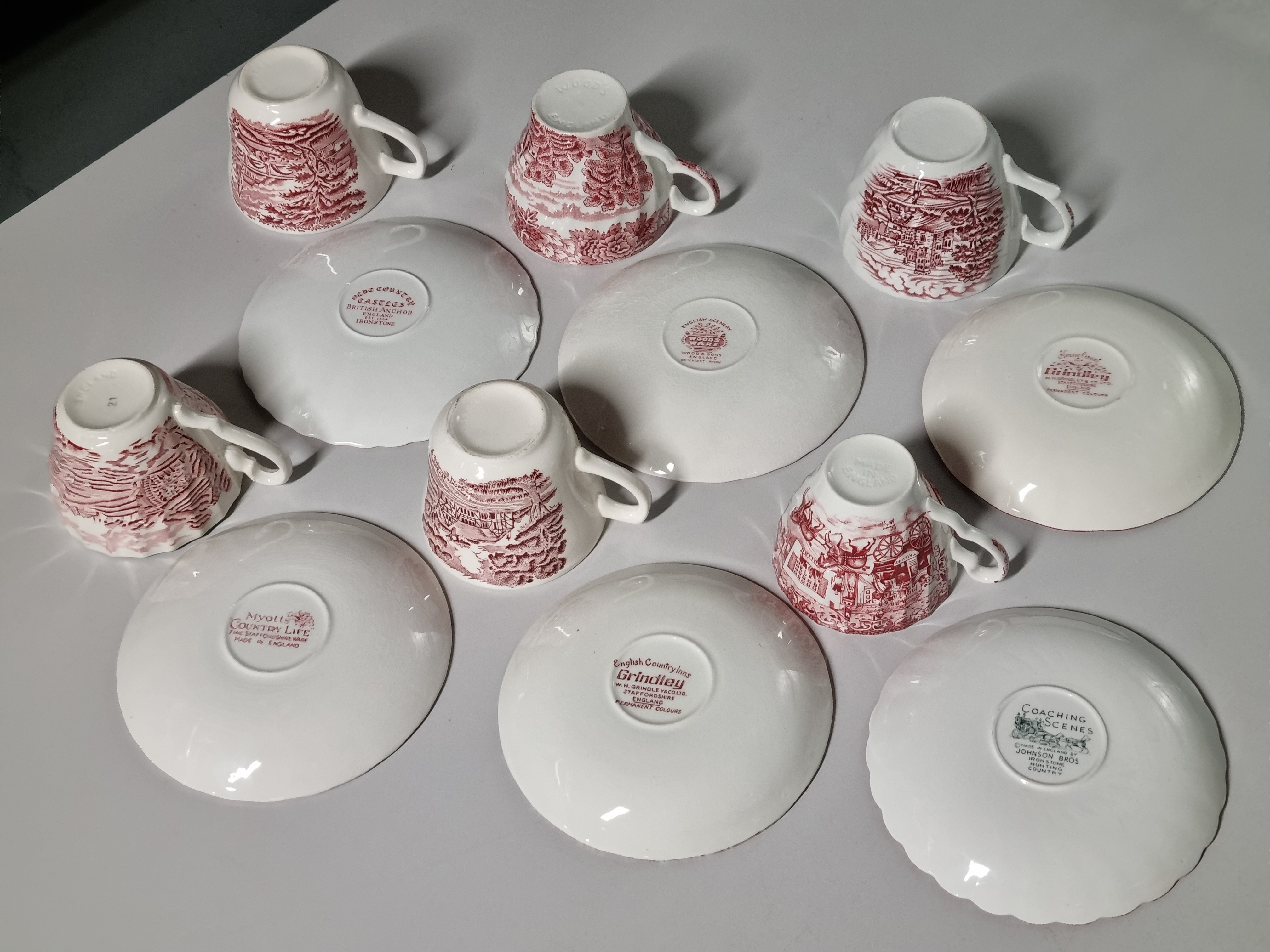 Engels rood Set 6x mix & match kop en schotel (wit binnenin)