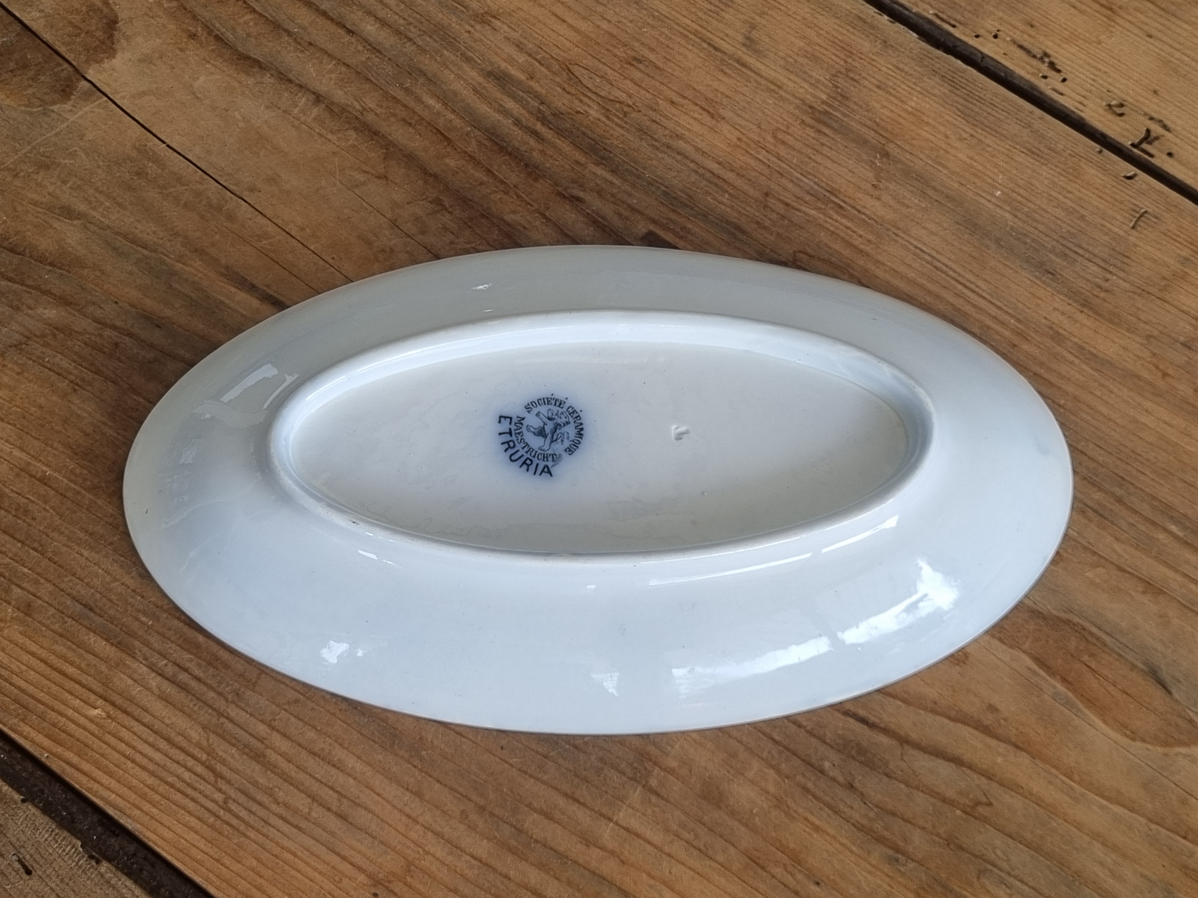 Societe Ceramique Etruria vloeiblauw ovaal schaaltje 25 cm