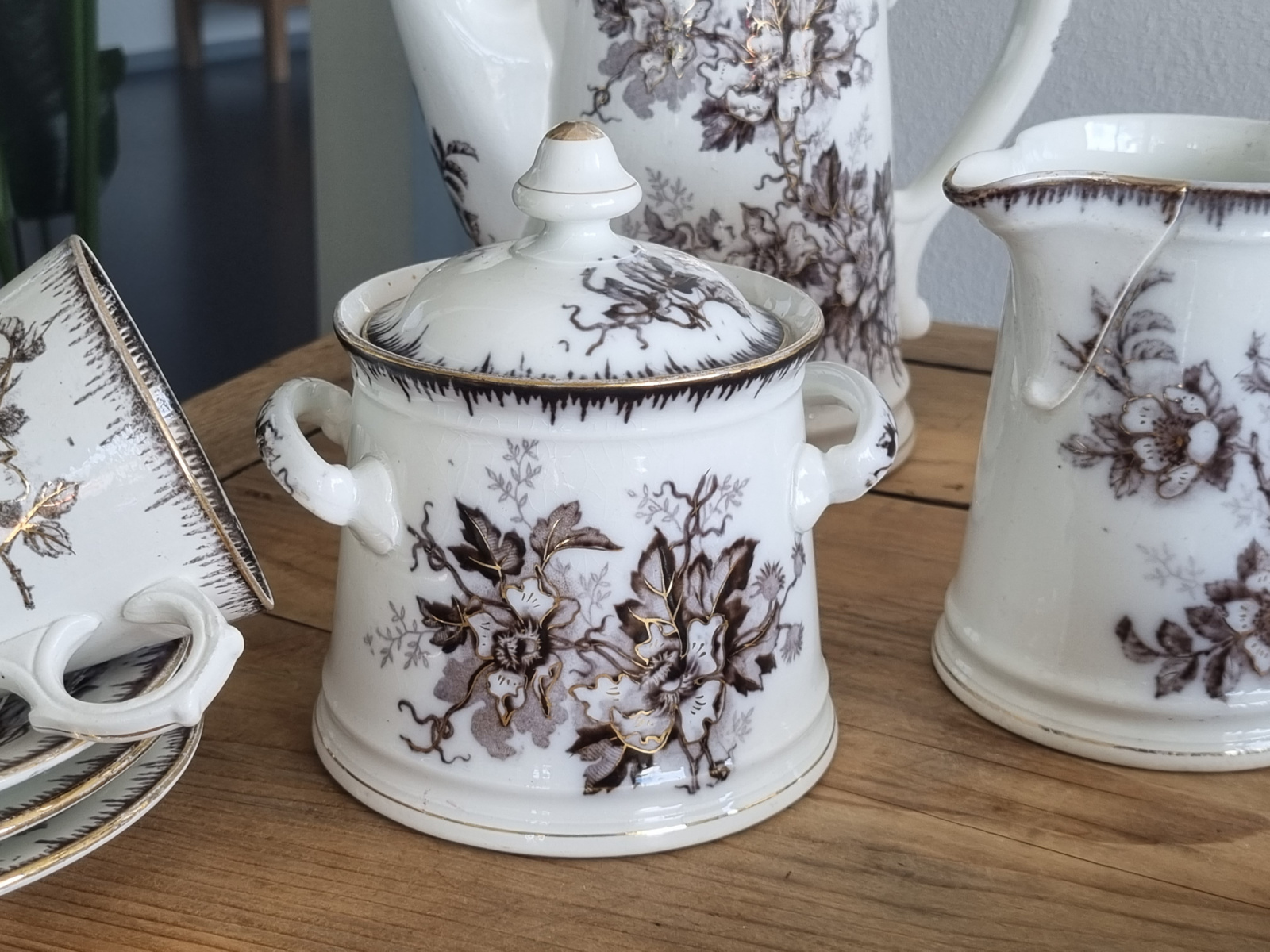 Societe Ceramique Olga wit/zwart robuust Koffieservies of Theeservies 8-pers.