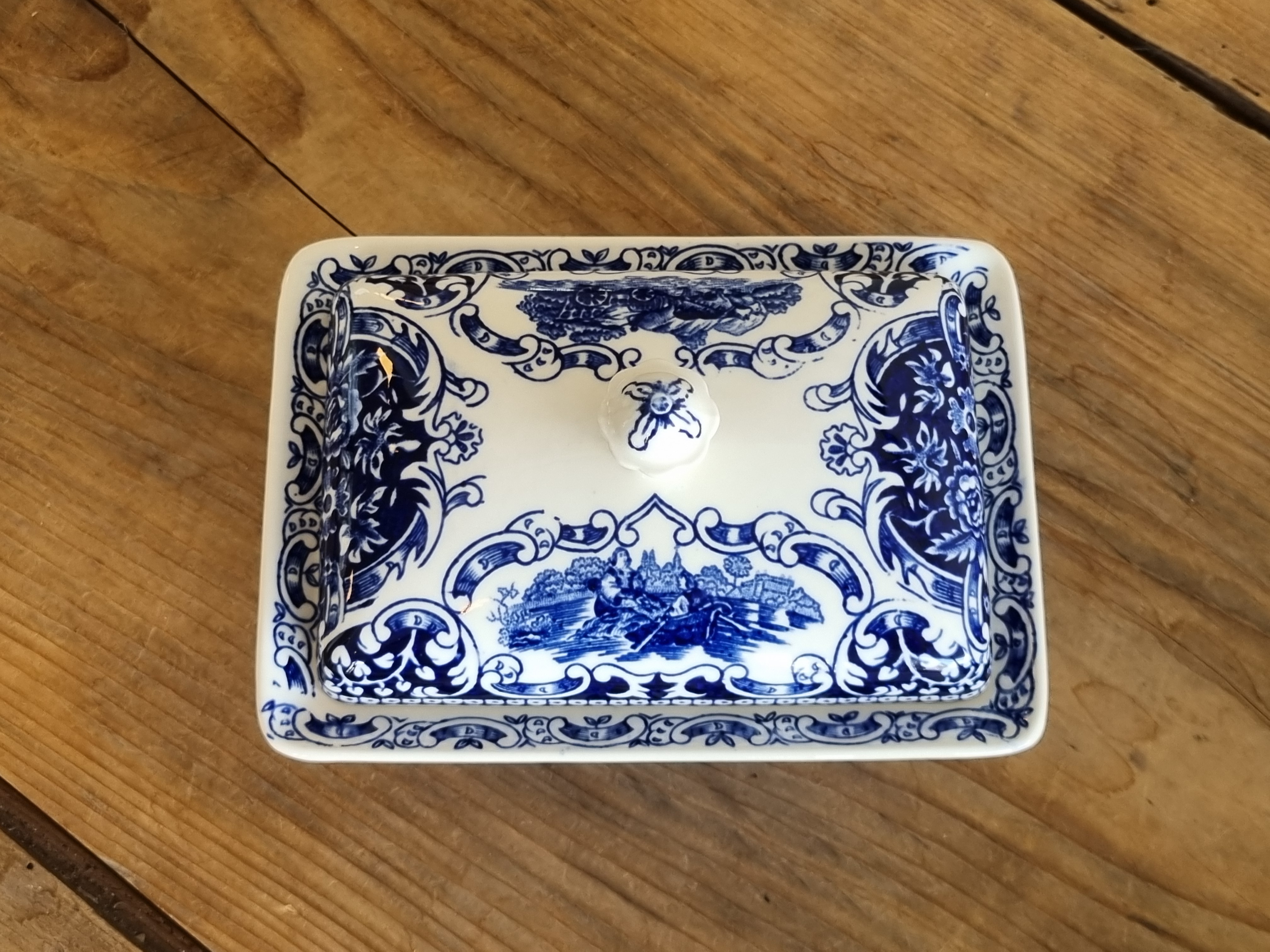 Regout Castillo Old England Cambridge blauw botervloot