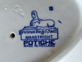 Potiche blauw Petrus Regout sauskom op vaste onderschotel