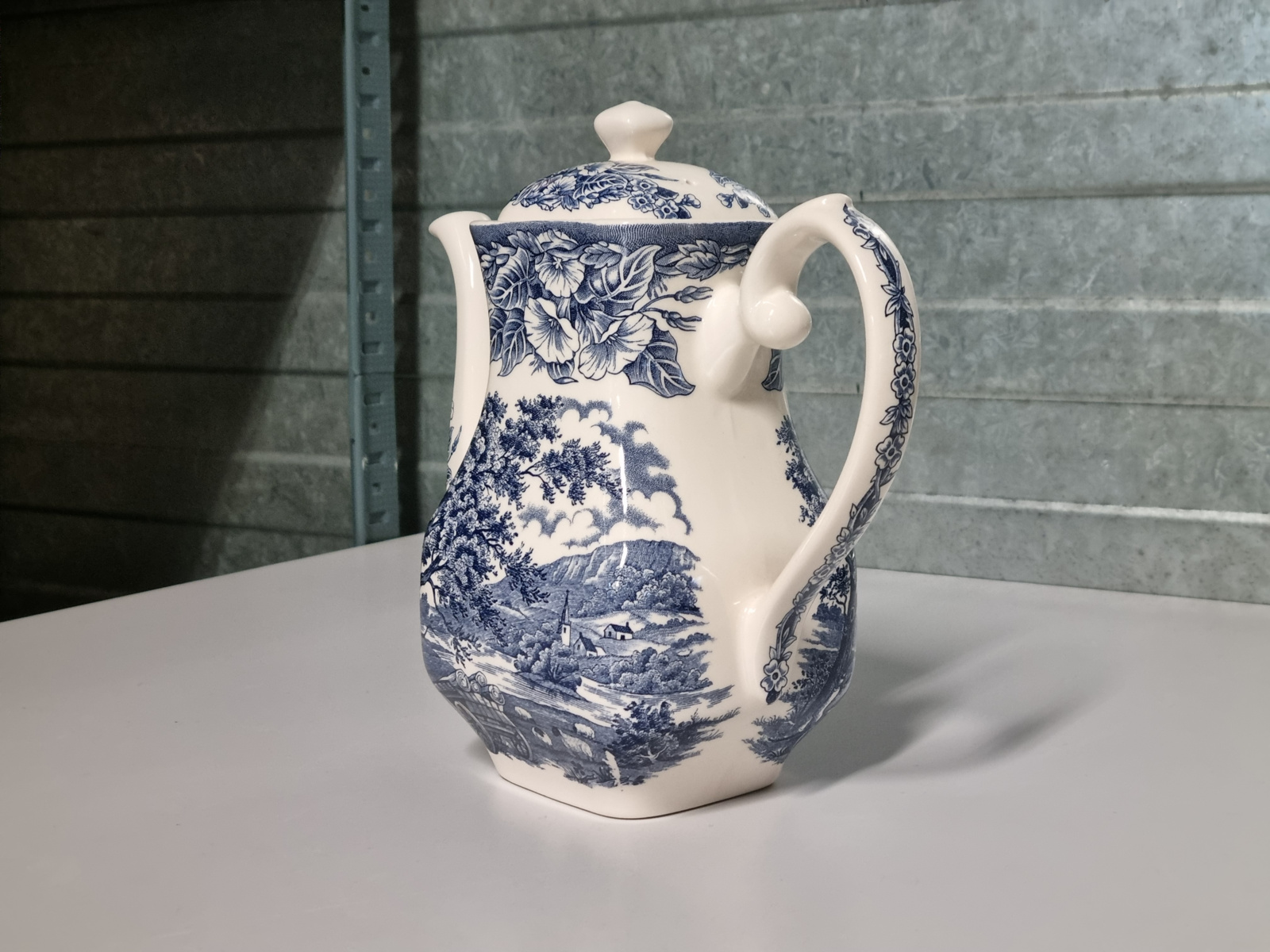 Engels blauw Ironstone EIT koffiepot theepot (wagen)