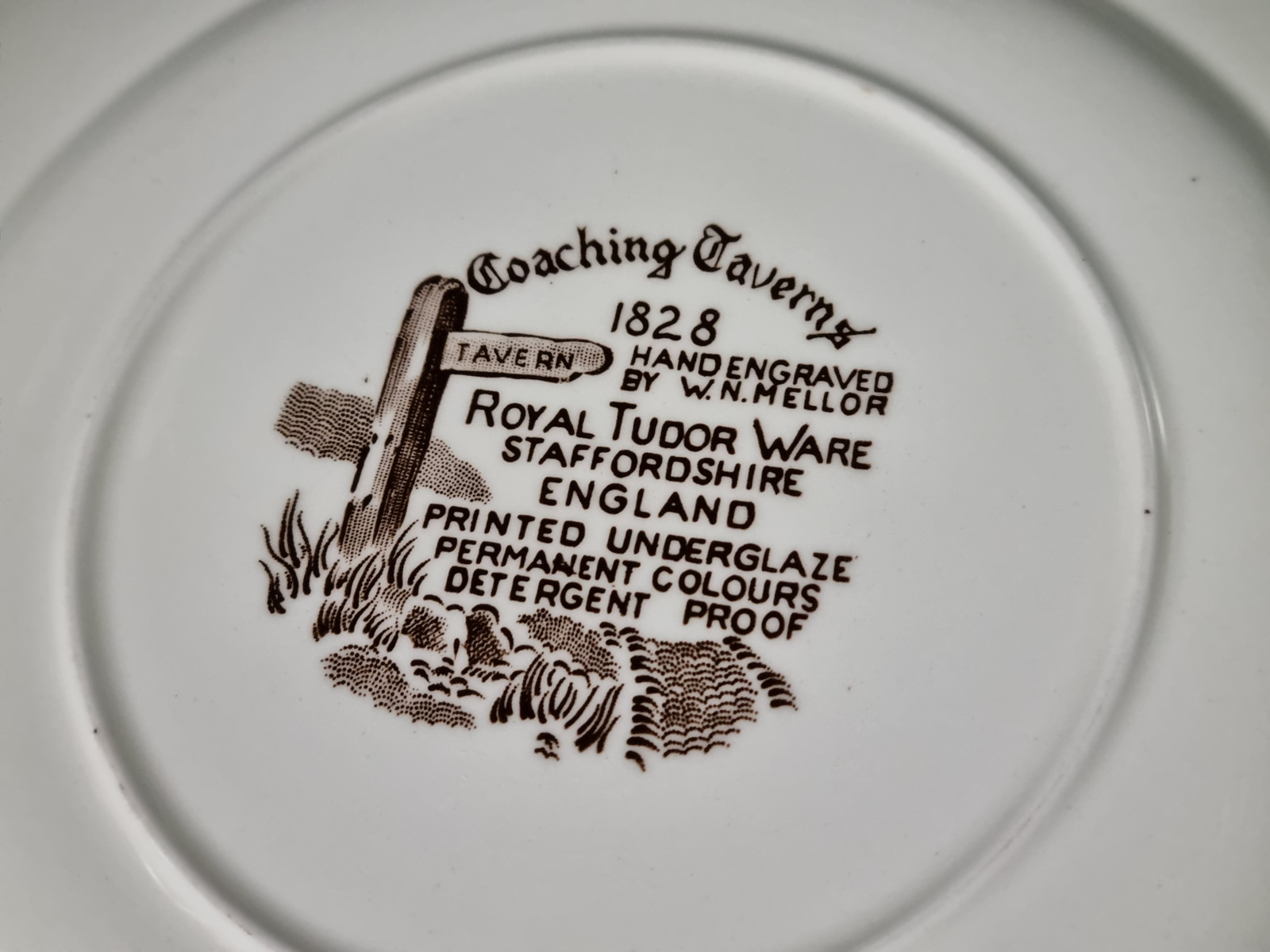 Engels bruin Royal Tudor Ware Coaching Taverns ontbijtbord 20 cm
