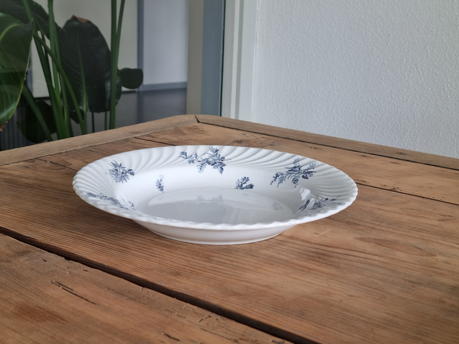 Petrus Regout Riva donker blauw diep bord 23,5 cm