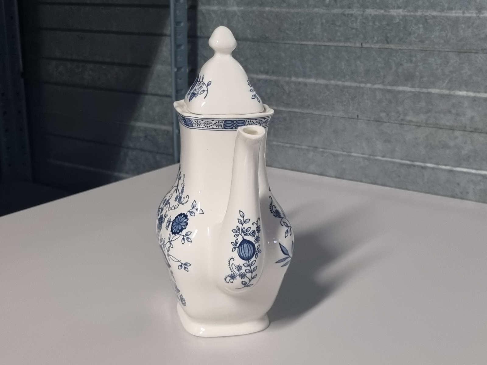 Engels blauw Enoch Wedgwood Blue Onion Koffiepot (1)