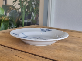 Petrus Regout decor Plata donker blauw Diep Bord 23,5 cm (afb. vogel onderaan)