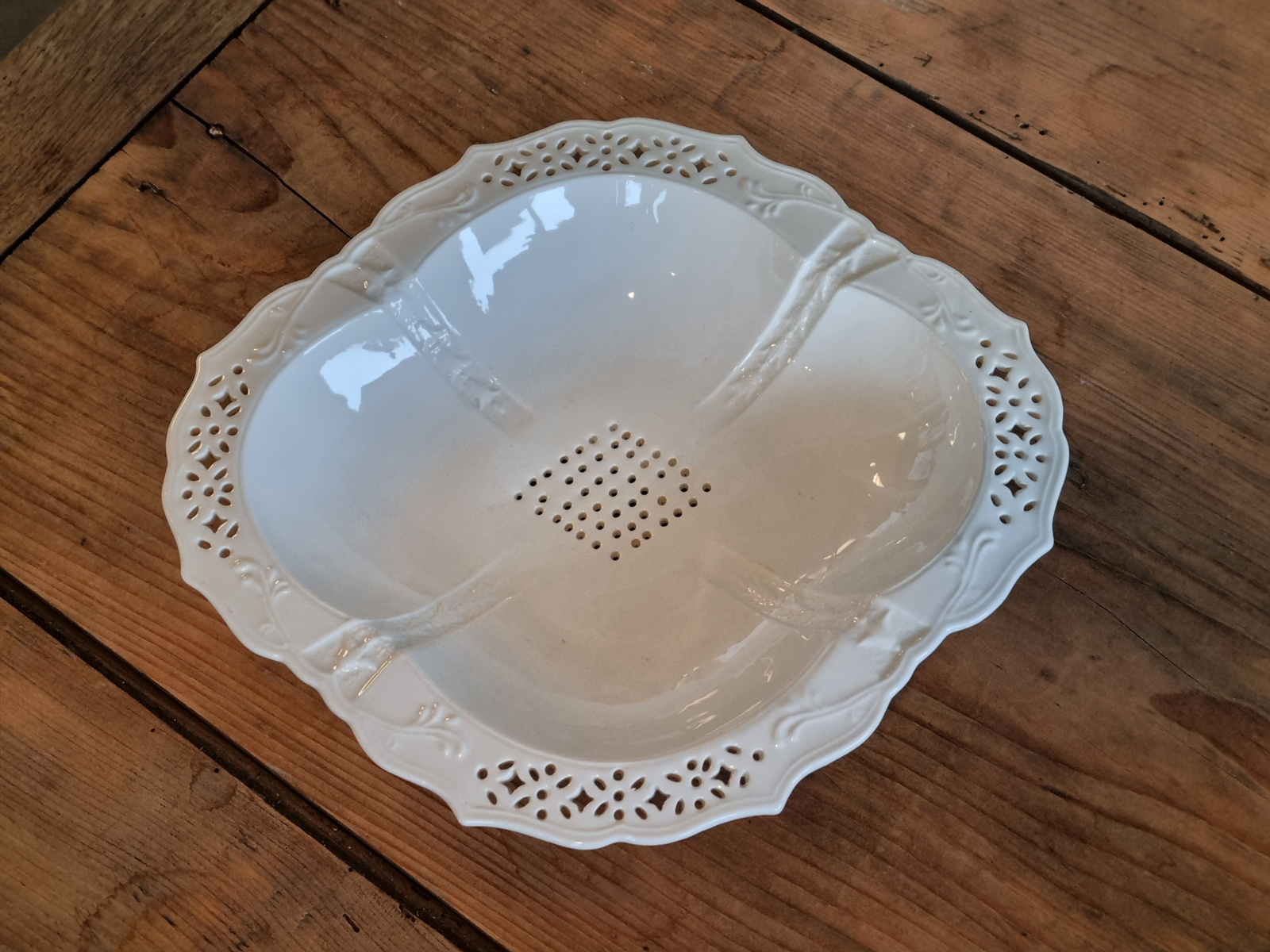Authentic Leeds Pottery Tazza op lage voet (vierkant)