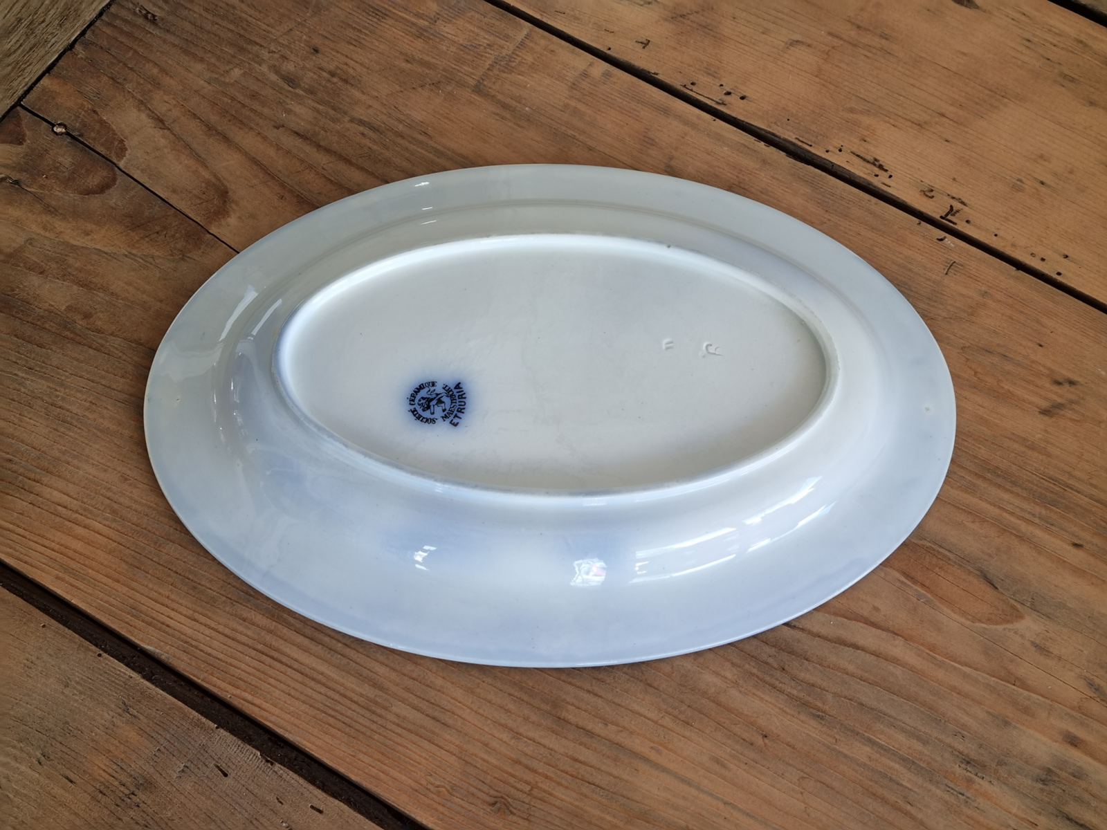 Societe Ceramique Etruria vloeiblauw ovale schaal 31,5 cm