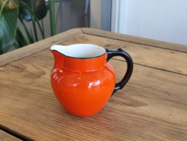Societe Ceramique Jacoba rood Schenkkannetje