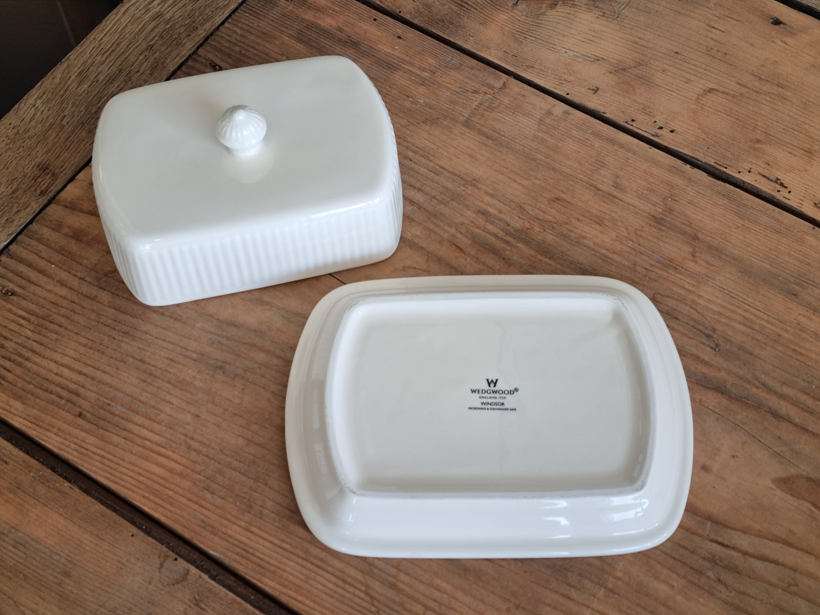 Verkocht = Wedgwood Windsor Botervloot