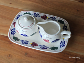 Boerenbont Boch suikerpot en roomkannetje op plateau (nieuwste Boch)