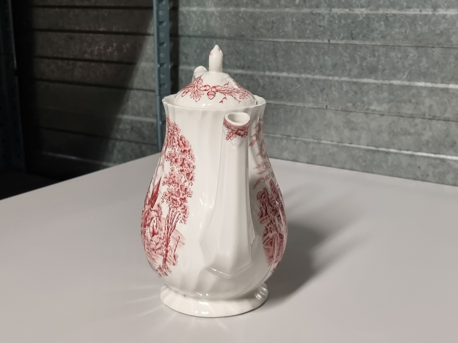 Engels rood Myott Royal Mail Koffiepot