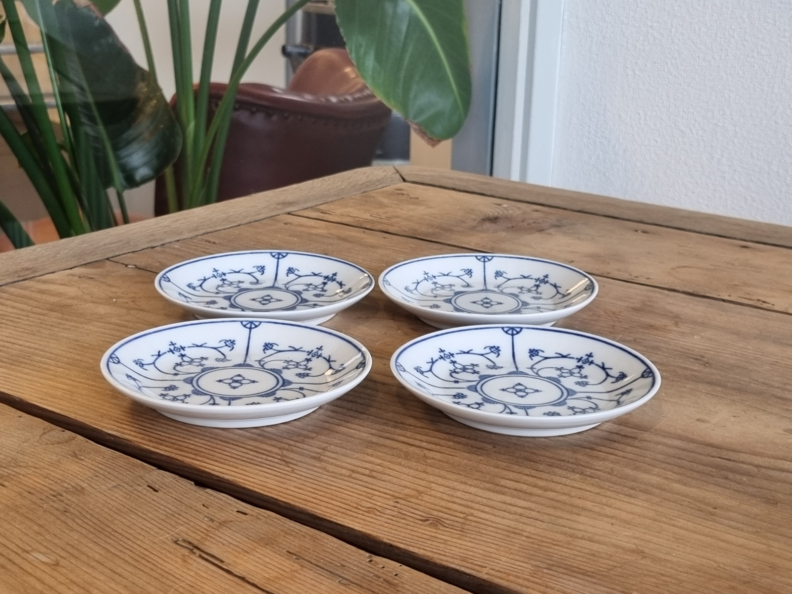 Duits Jäger Saks set 4x Serveerschaaltje of Theezakjeslegger