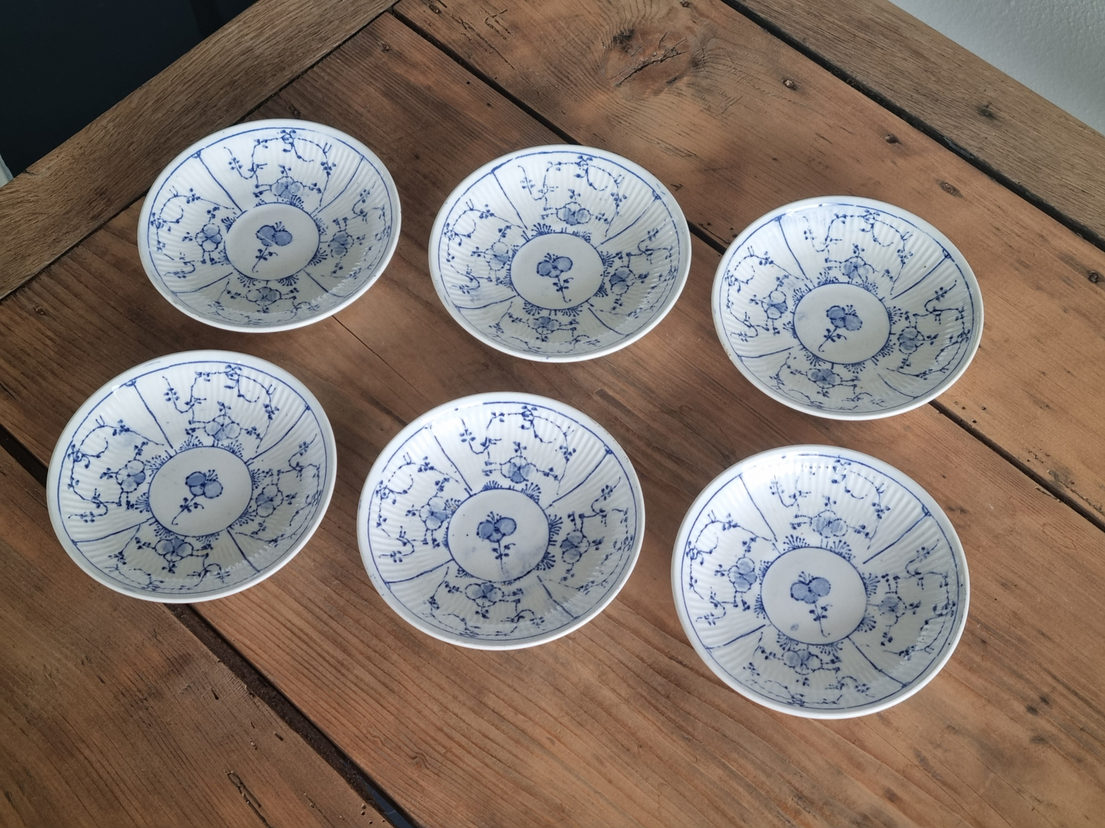Saksch vermoedelijk Meissen (?) set 6x Thee Kop en schotel