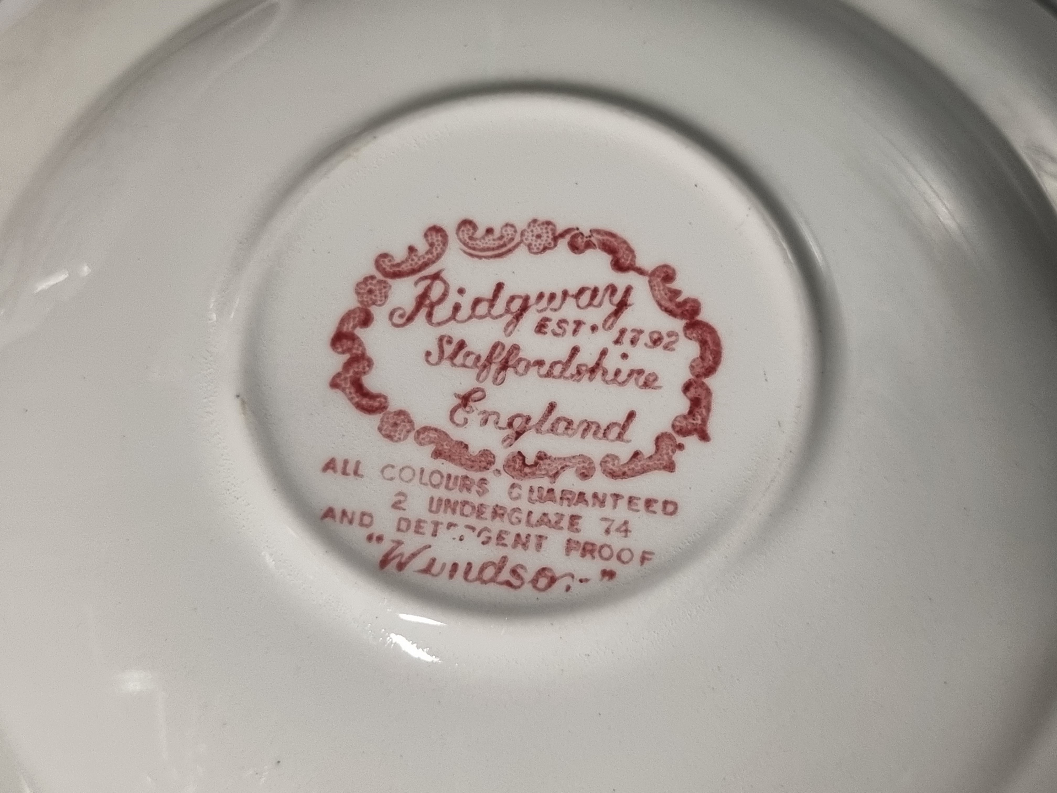 Engels rood Ridgway Windsor kop en schotel