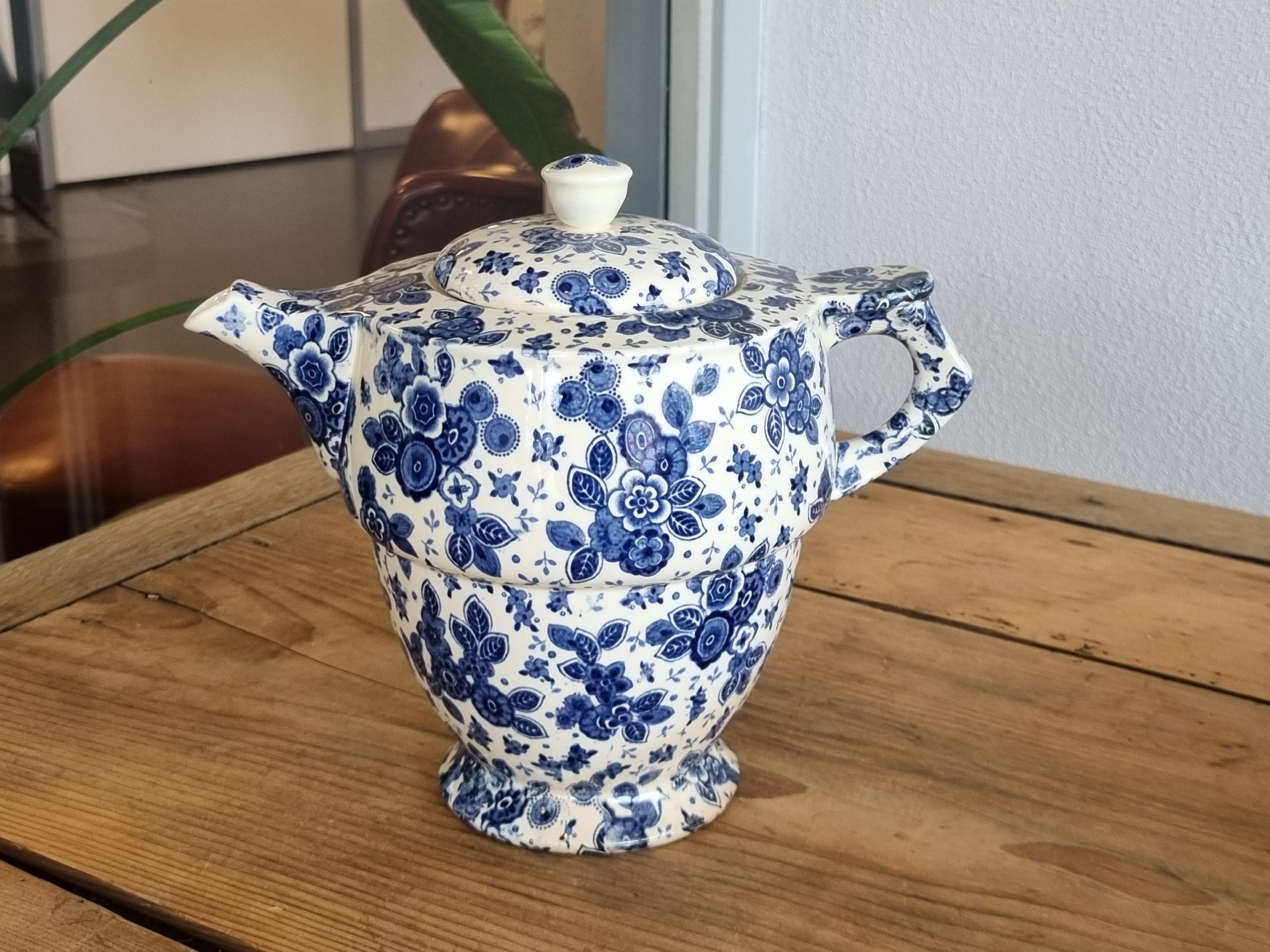 Beatrix Societe Ceramique Koffiepot model art deco