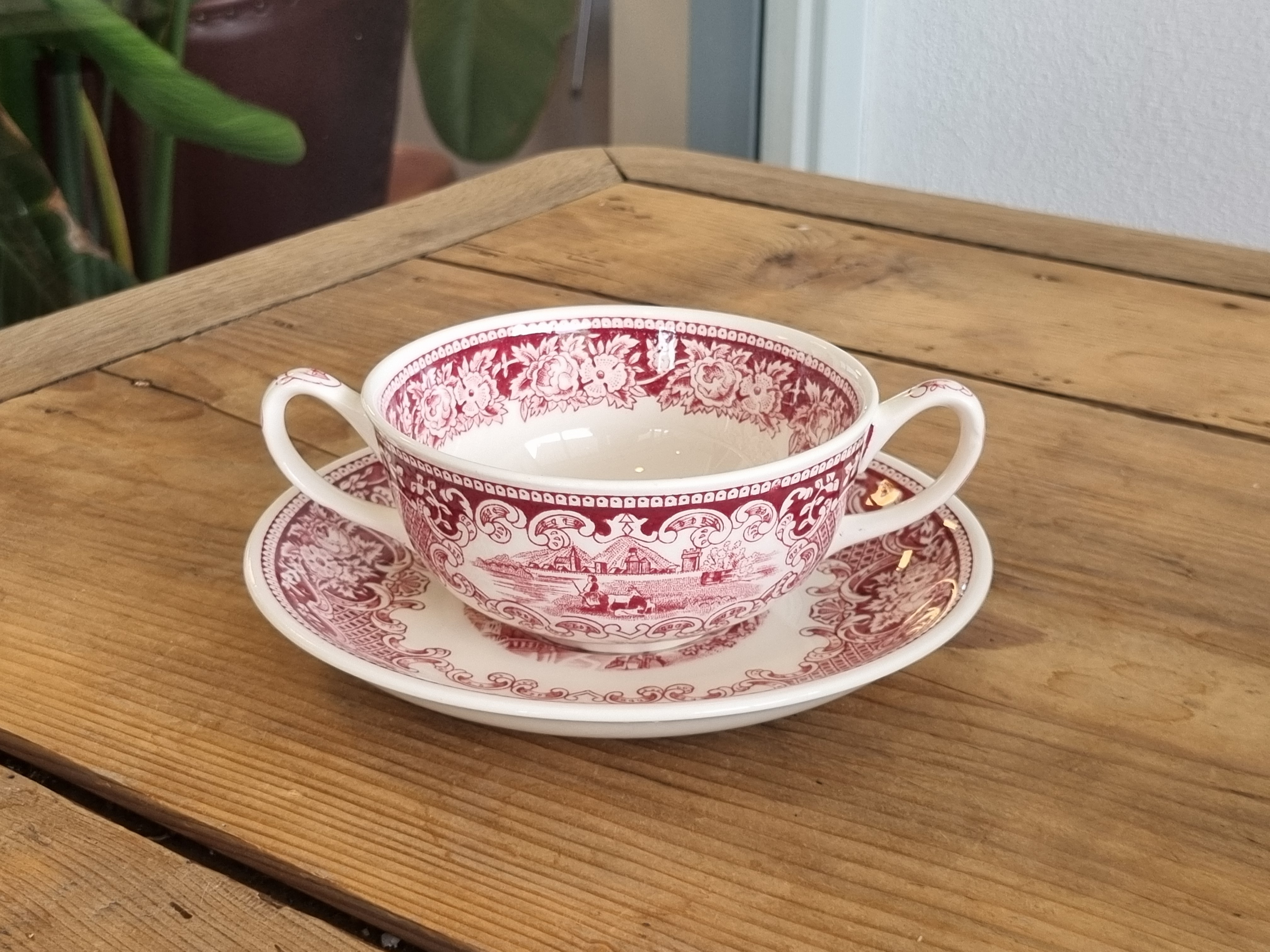 Regout Castillo Royal Sphinx soepkom met schotel
